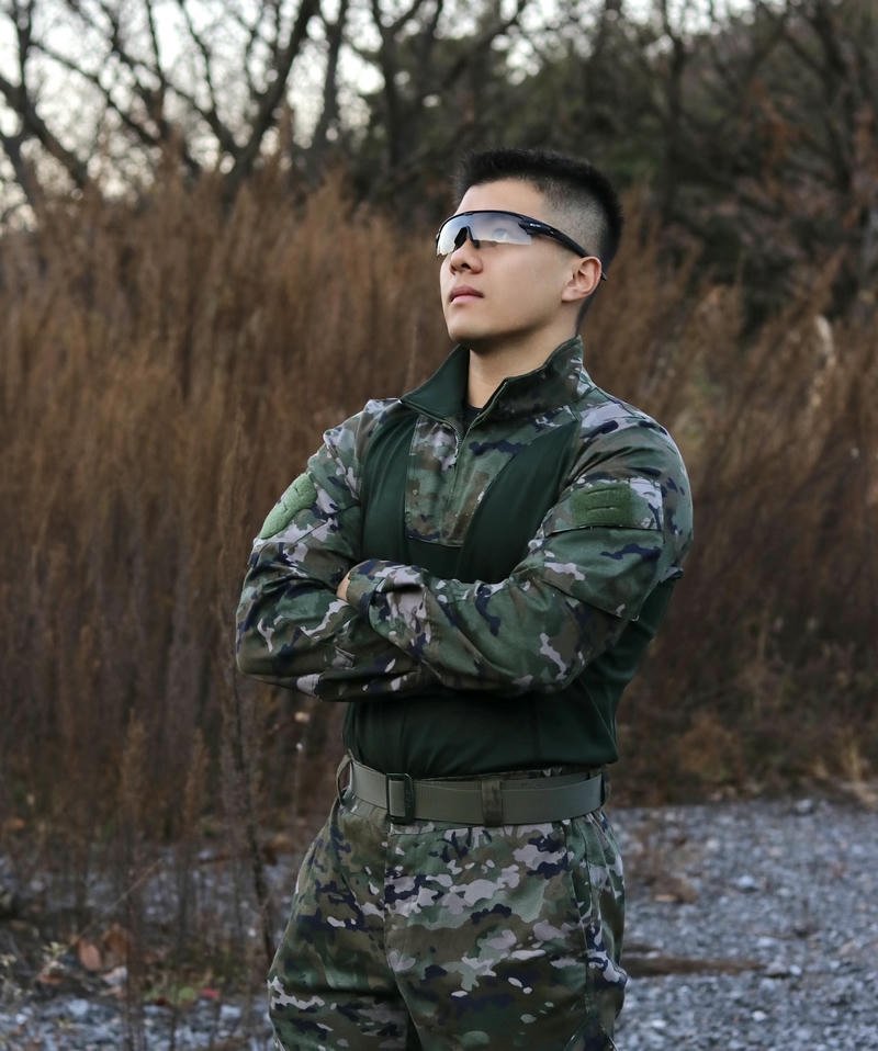 Khoảnh khắc đứng gác đầy khí chất hình bộ đội đẹp trai cực yêu