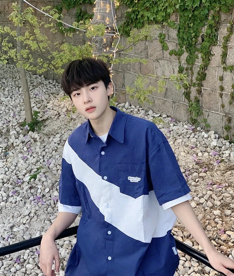 Khoảnh khắc nam sinh phong cách năng động trong ảnh trai đẹp 2k8