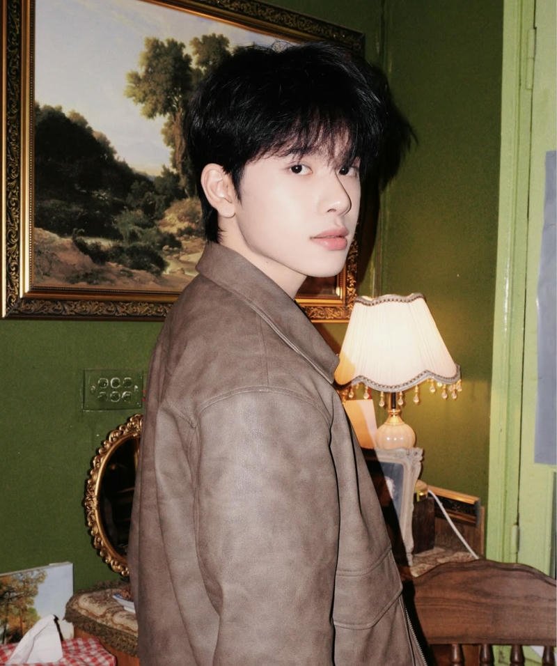 Khoảnh khắc trai đẹp nụ cười rạng rỡ gương mặt ưa nhìn