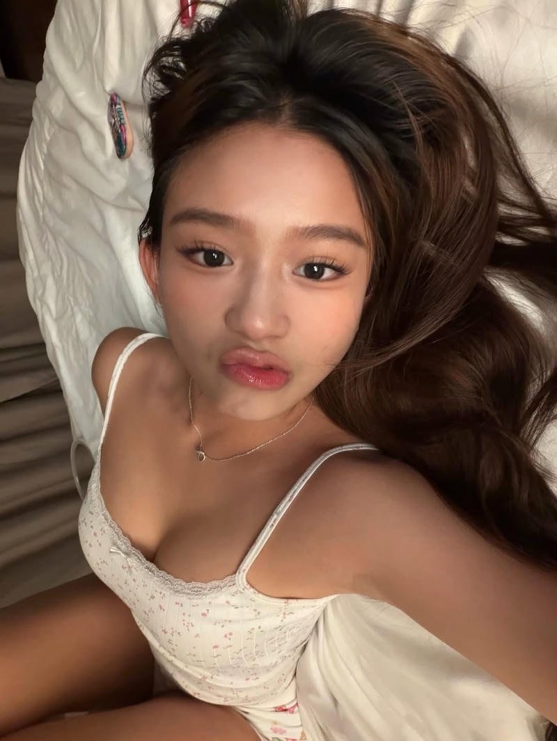 Mỹ nữ Việt Nam tạo dáng trong bộ ảnh chân dung