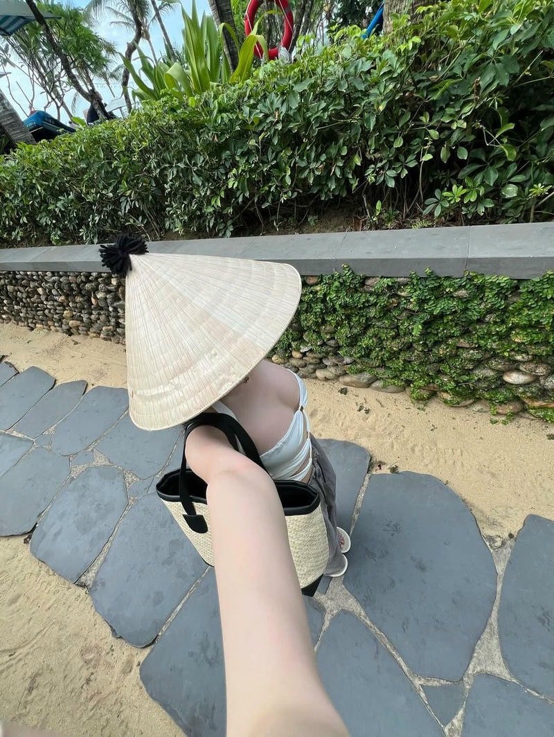 Mỹ nữ Việt Nam với nụ cười rạng rỡ tự nhiên