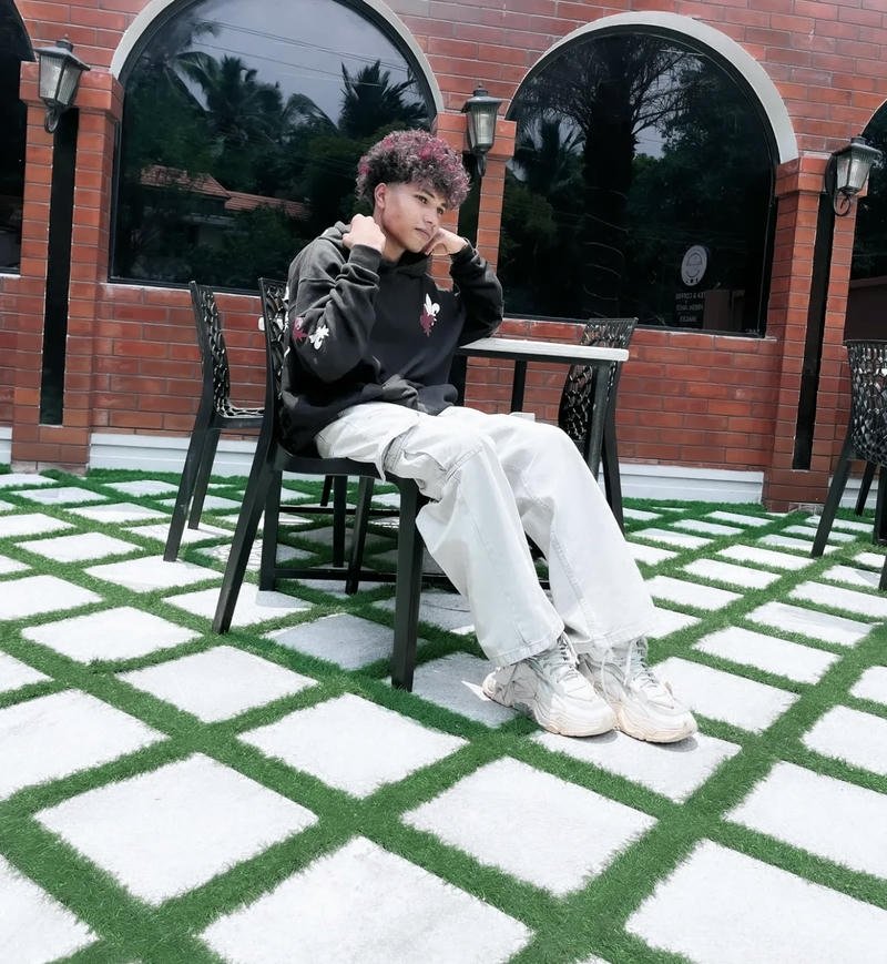 Nam nhân Ấn Độ nổi bật phong thái đĩnh đạc