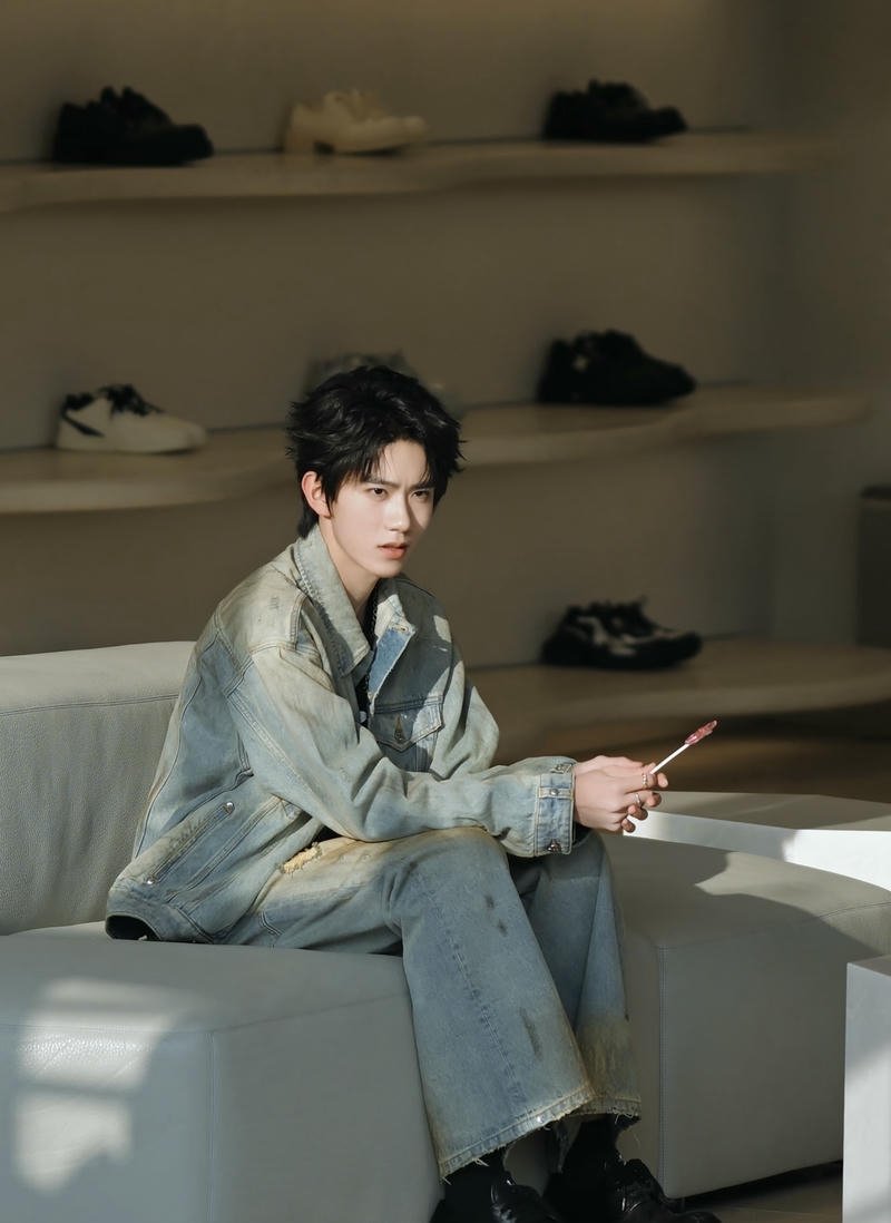 Nam sinh mặt thư sinh trong ảnh trai đẹp 2k10 cực mê