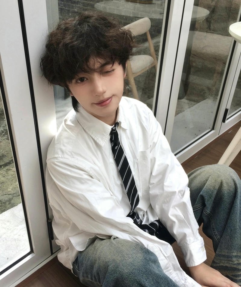 Nam sinh phong cách Hàn Quốc nhìn rất dễ thương
