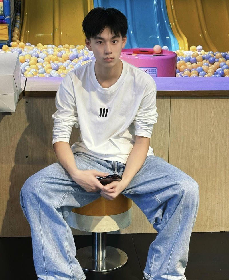 Nam sinh phong cách trẻ trung trong ảnh trai đẹp 2k13 đẹp nhất