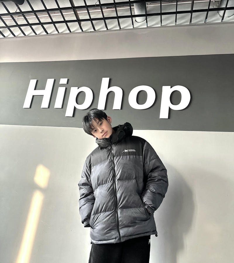 Nam sinh tạo dáng tự nhiên ảnh trai đẹp 13 tuổi