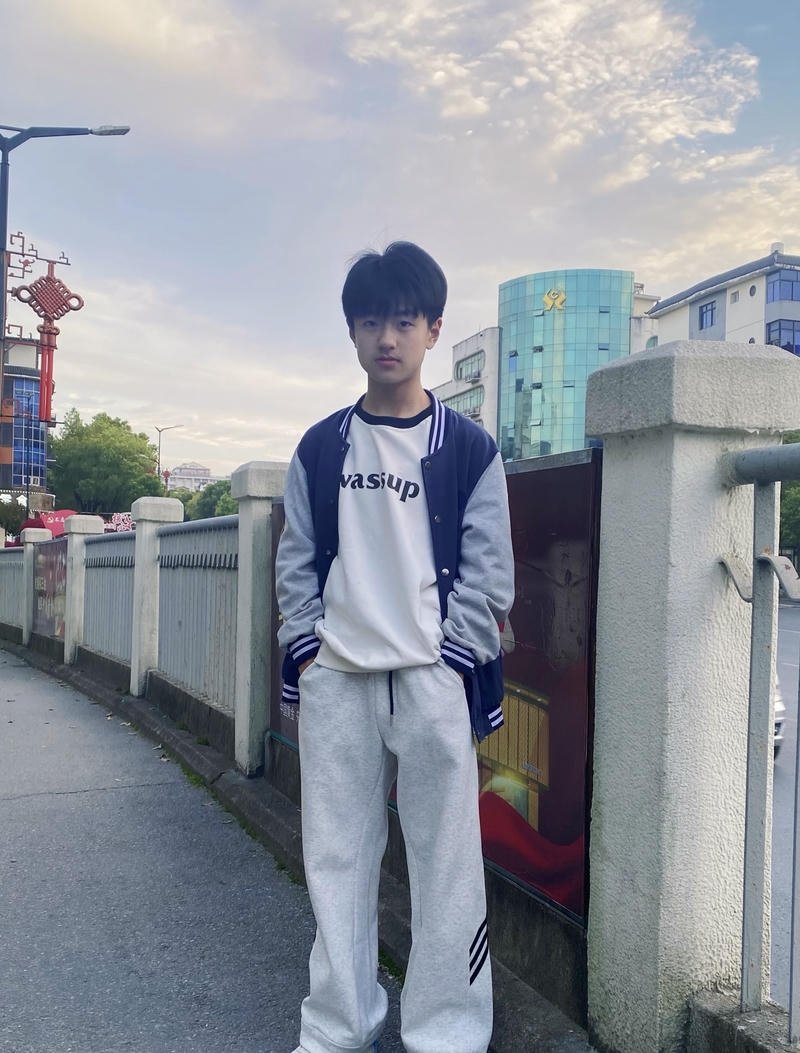 Nam sinh xuất hiện trong ảnh trai đẹp 2k13