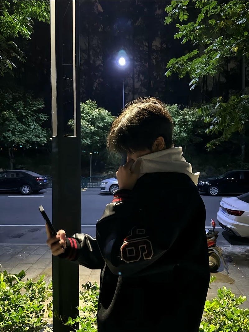 Nam thần giấu mặt trong khung cảnh nhẹ nhàng