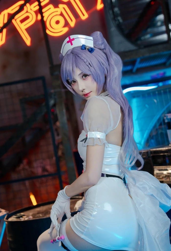Nhân vật y tá cosplay phong cách đáng yêu