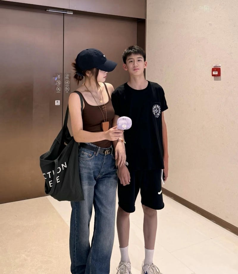 Phong cách đơn giản nhưng thu hút của ảnh trai đẹp 2k11