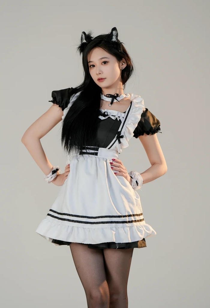 Phong cách girl mèo với ánh nhìn cuốn hút