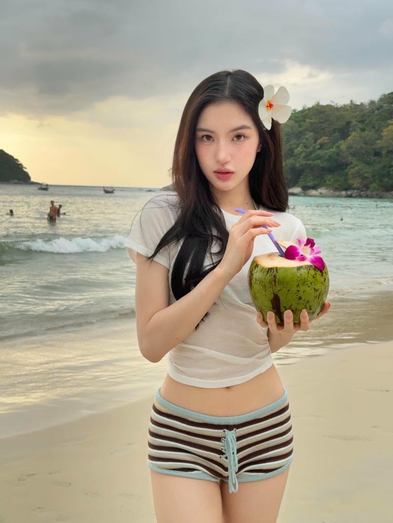 Phong thái cuốn hút của người mẫu biển