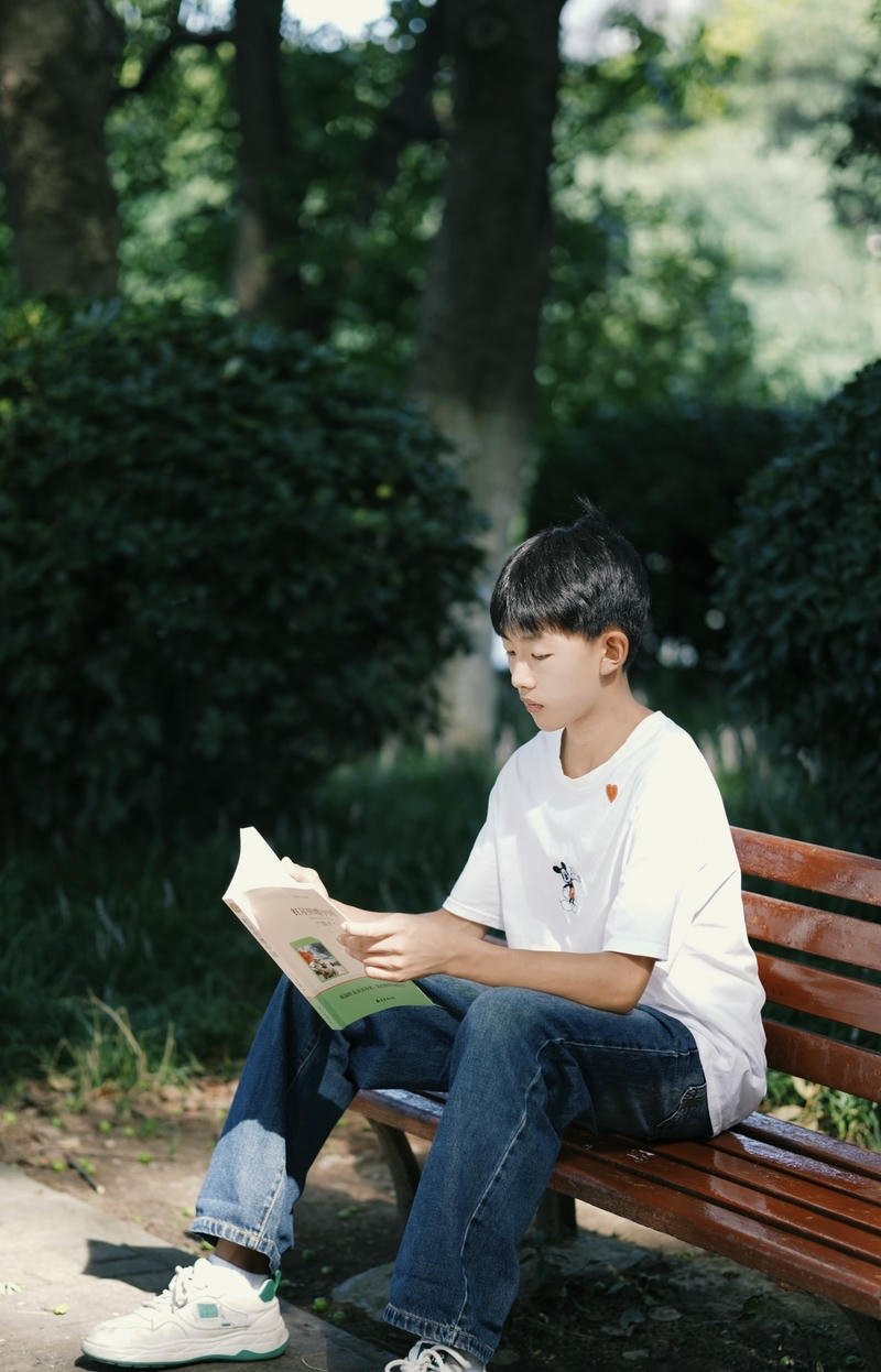 Phong thái trẻ trung của chàng trai 2k12 trong bộ ảnh điển trai