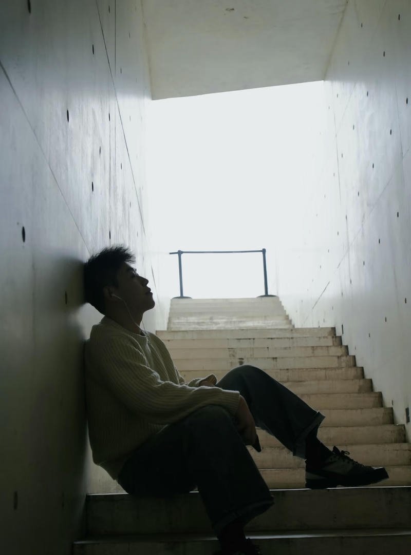 Sad boy ác quỷ lạnh lùng cánh tối bí ẩn