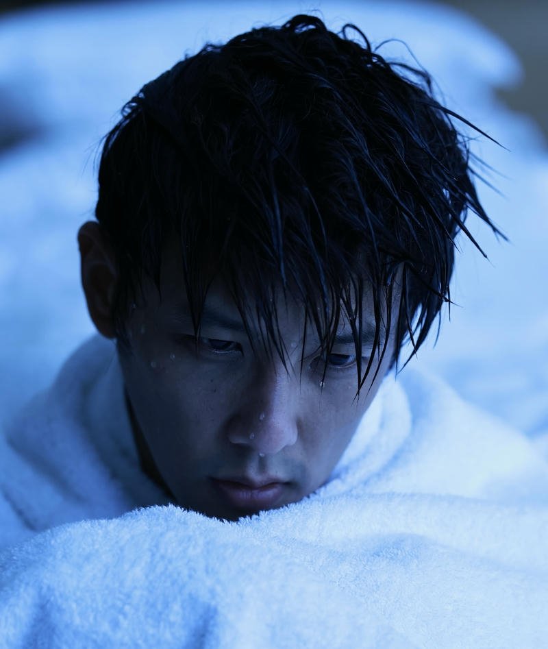 Sad boy manga ngầu mắt sắc vết sẹo tối giản