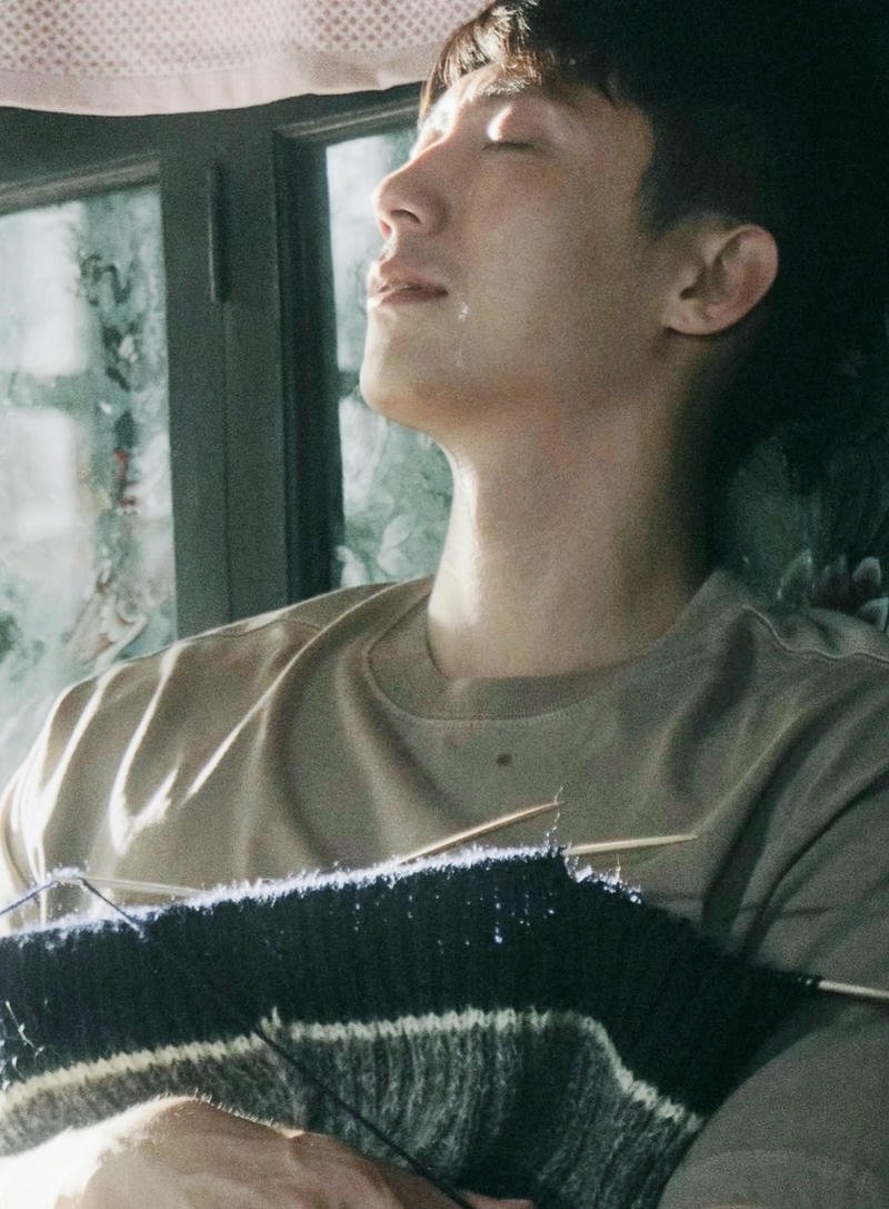 Sad boy trắng đen lạnh lùng tương phản cao