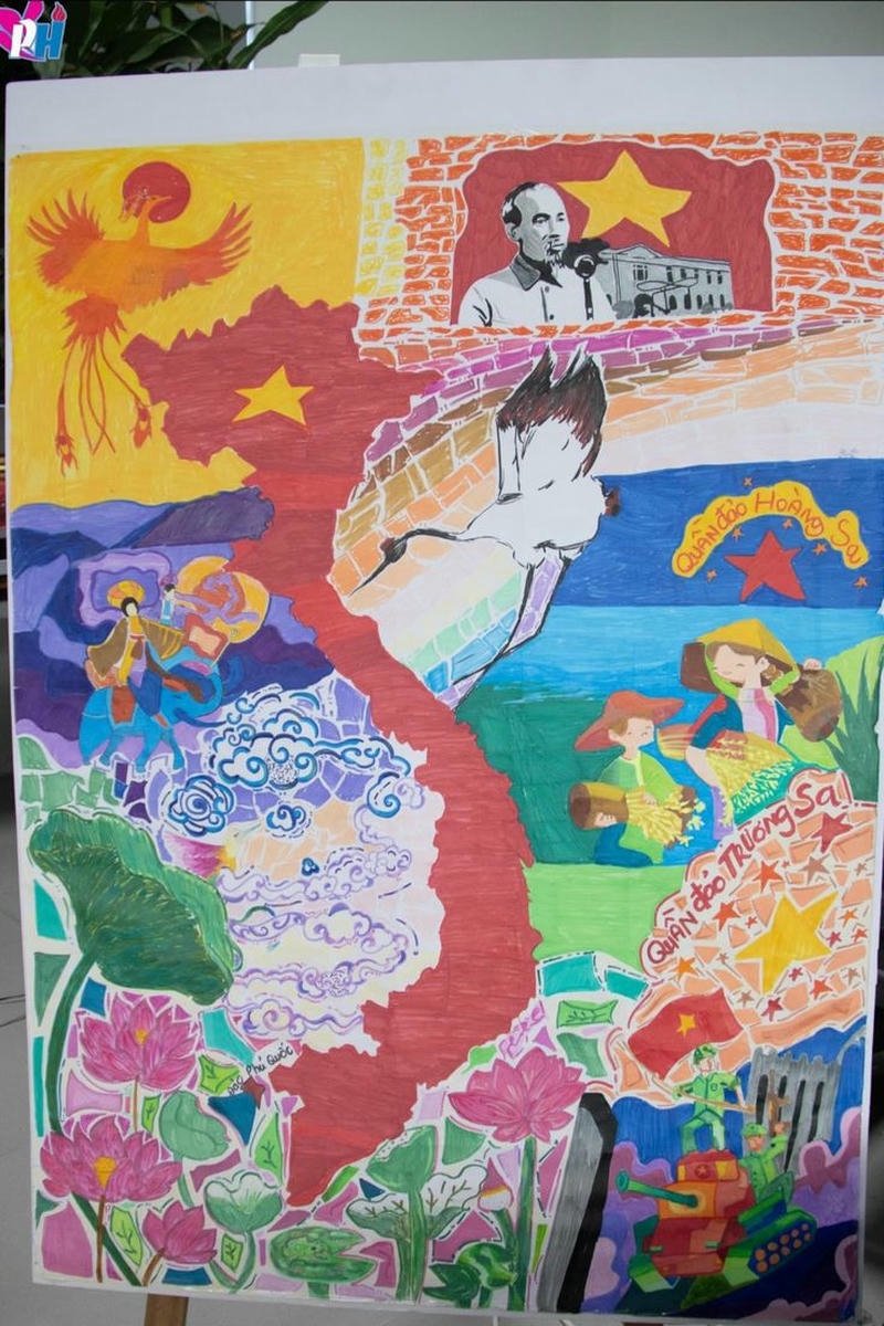 Tác phẩm ngày quốc khánh mang ý nghĩa biểu tượng sâu sắc