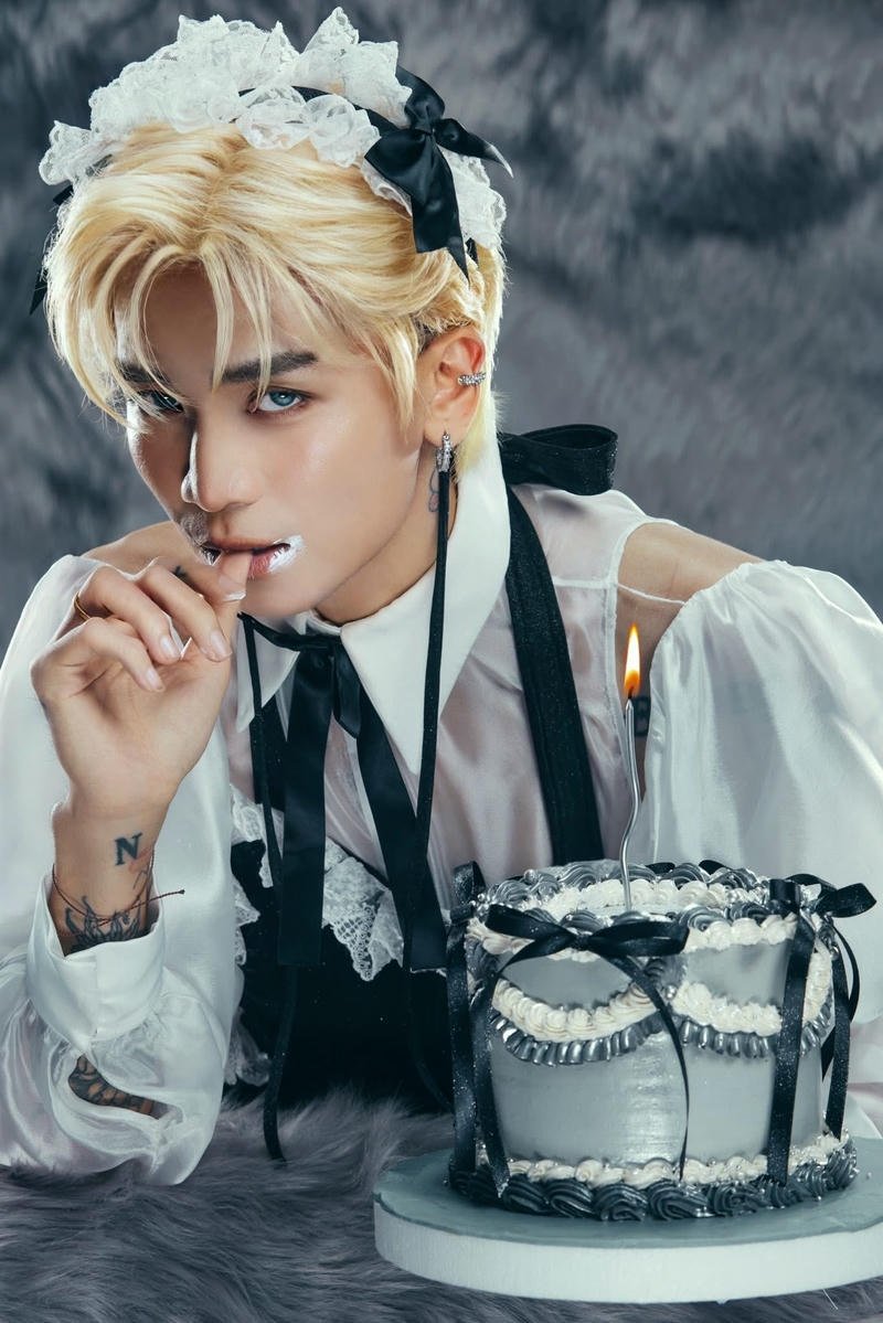 Thần thái cool ngầu trong ảnh BB Trần ngầu