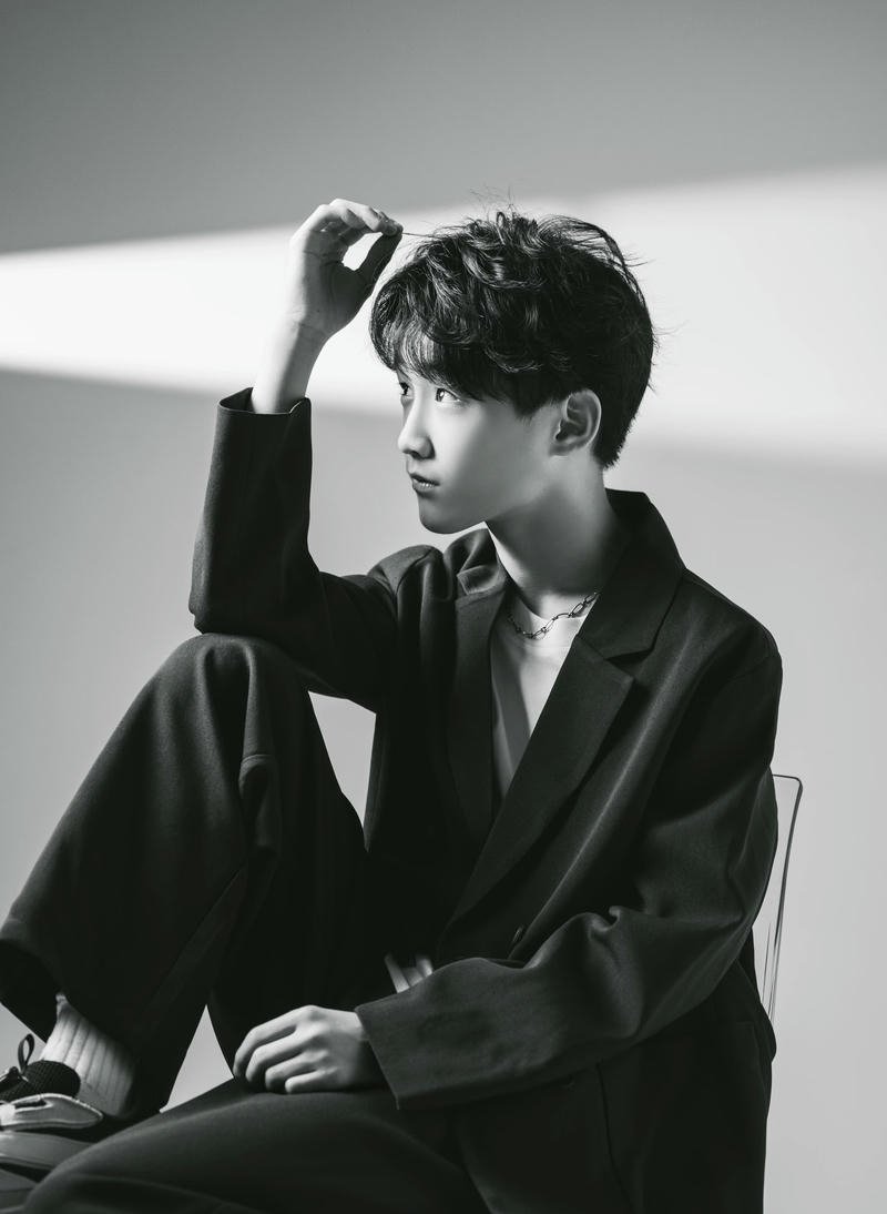 Thần thái cuốn hút của nam sinh trong ảnh trai đẹp 2k10