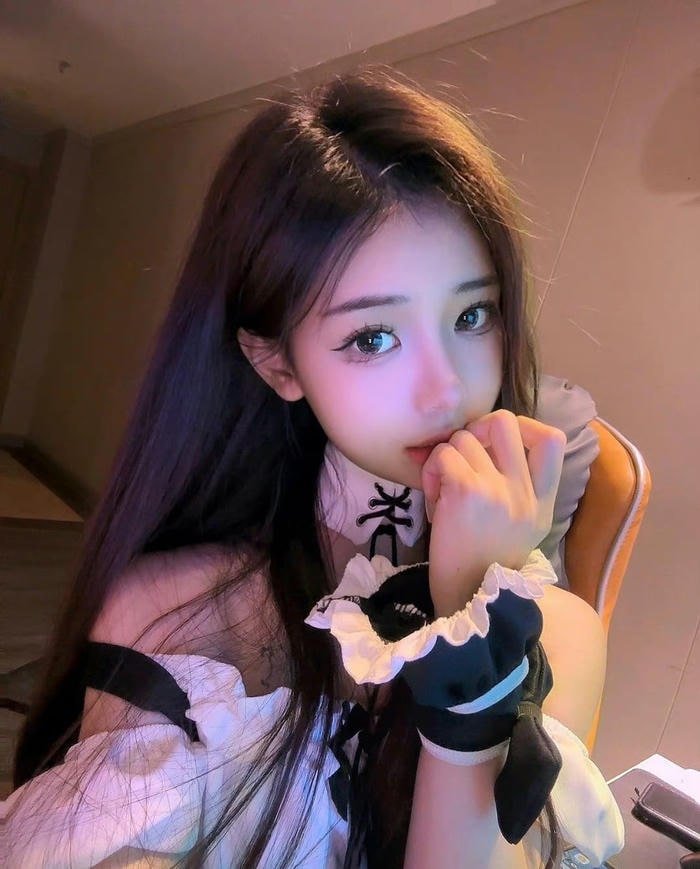 Thần thái cuốn hút trong ảnh gái xinh cosplay