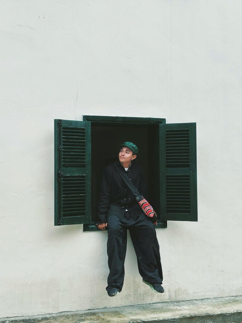 Thần thái lạnh lùng hình nền Jun Phạm ngầu