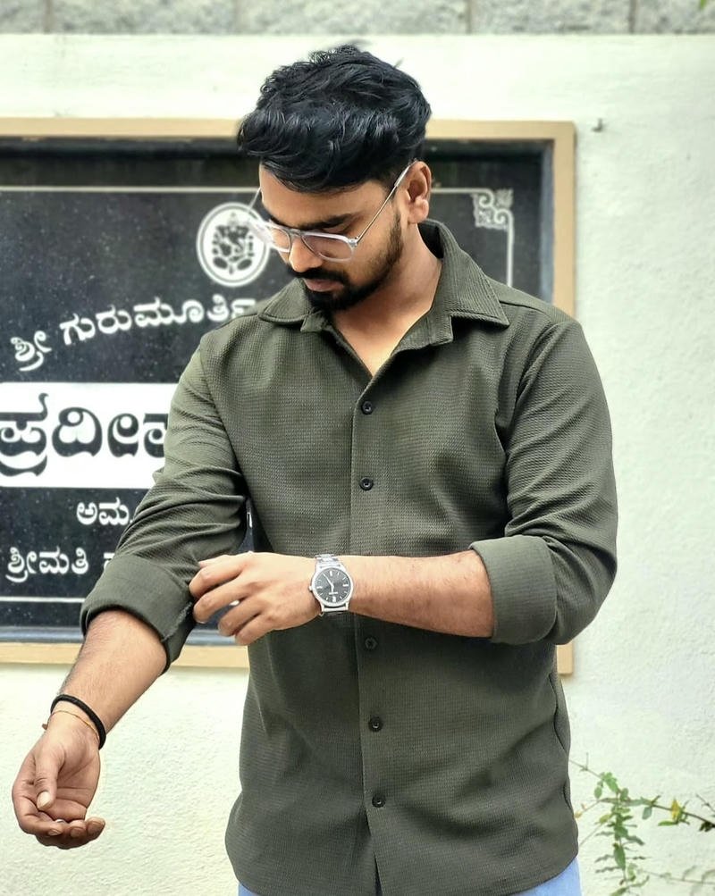 Trai Ấn Độ quyến rũ ánh nhìn lôi cuốn