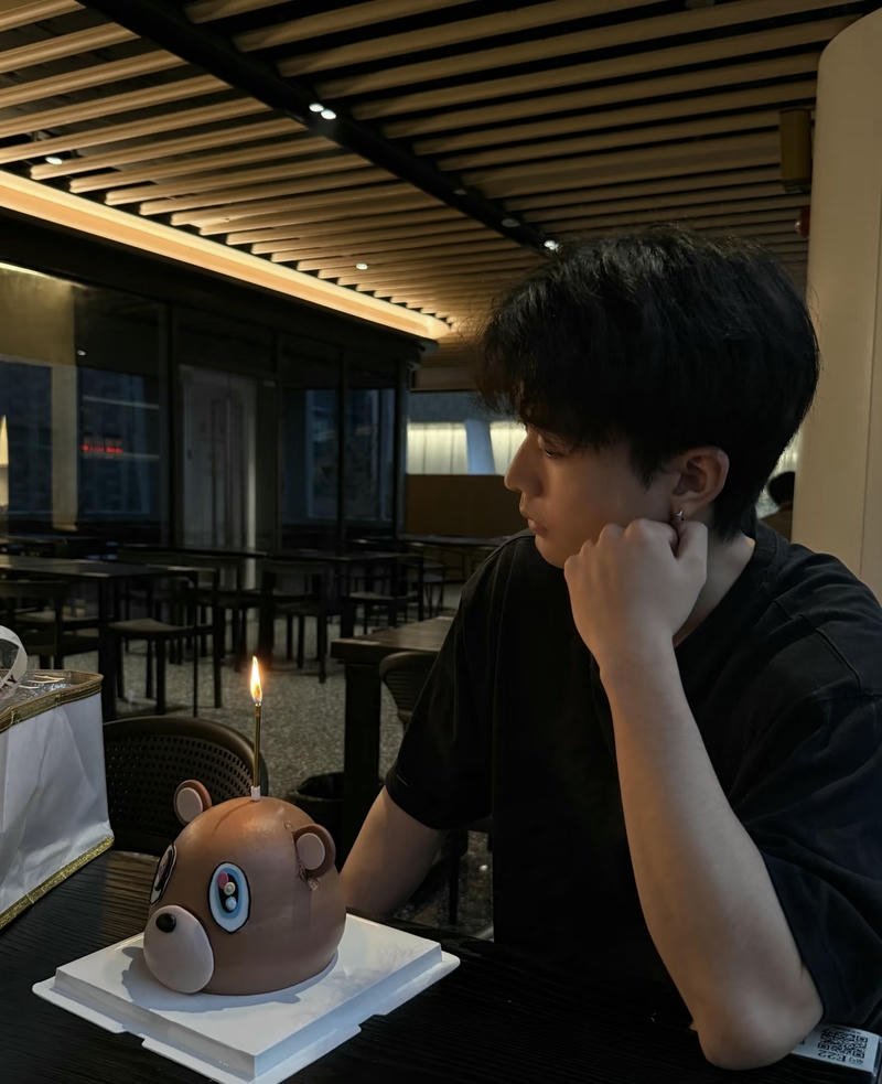 Trai Trung Quốc đẹp trai góc nghiêng