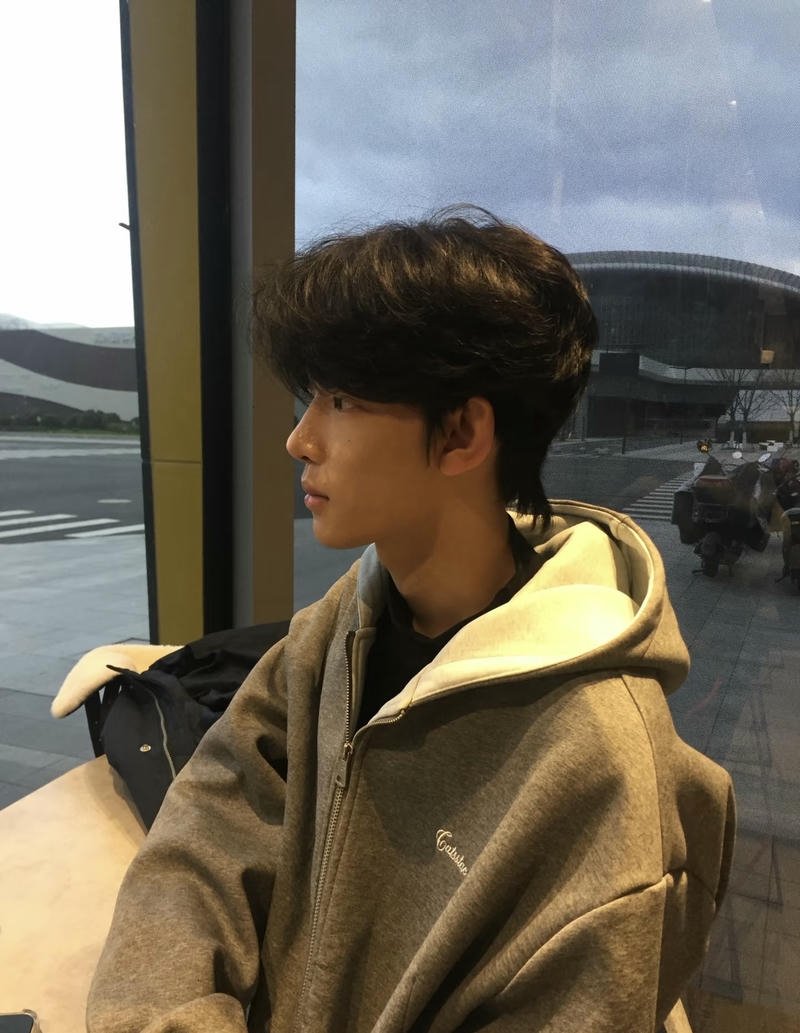 Trai Trung Quốc đẹp trai gương mặt sáng sủa