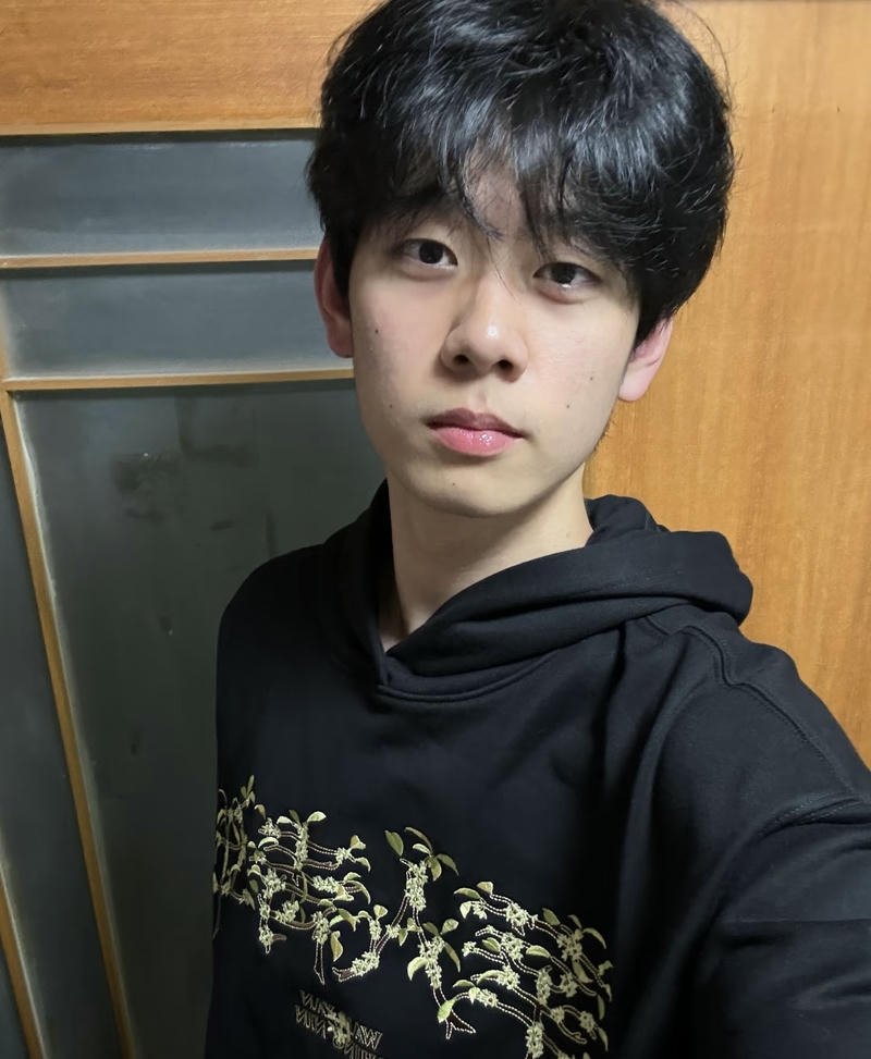 Trai Trung Quốc gương mặt đẹp chụp chính diện