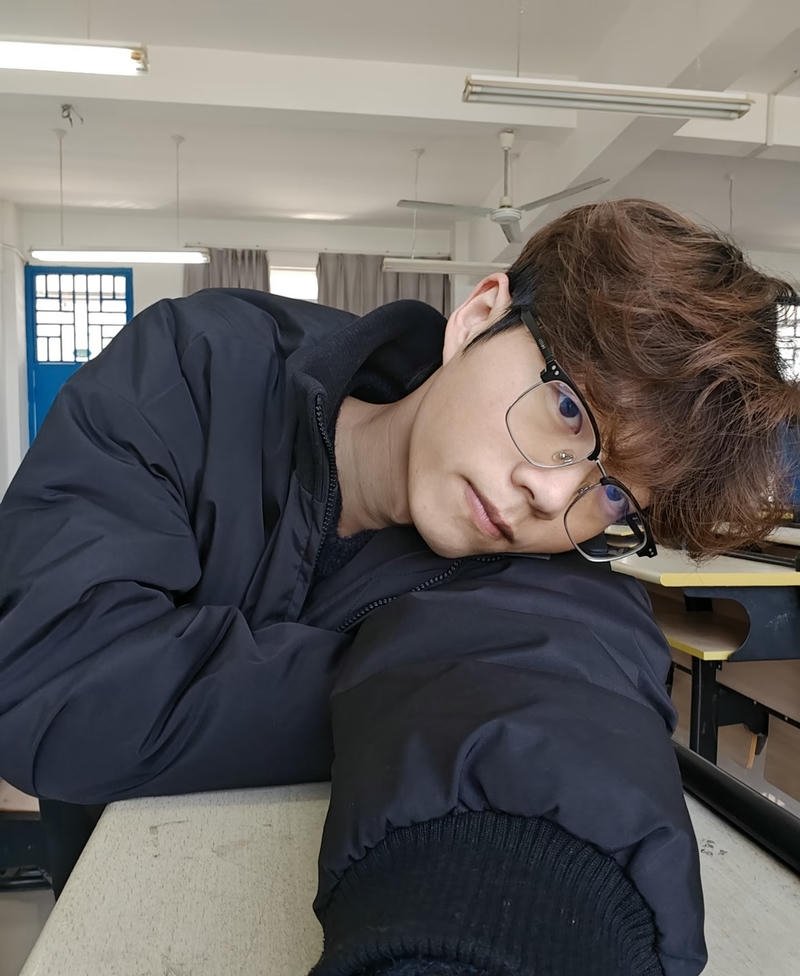 Trai Trung Quốc gương mặt sáng nụ cười mỉm