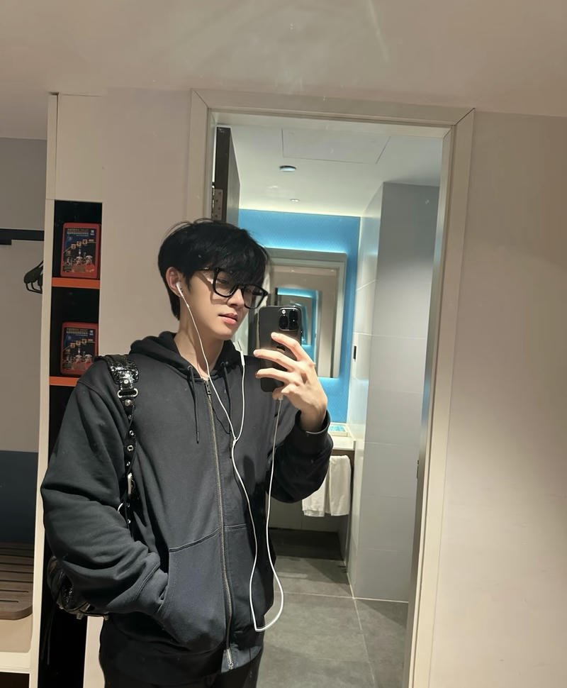 Trai Trung Quốc trẻ trung cực đẹp trai