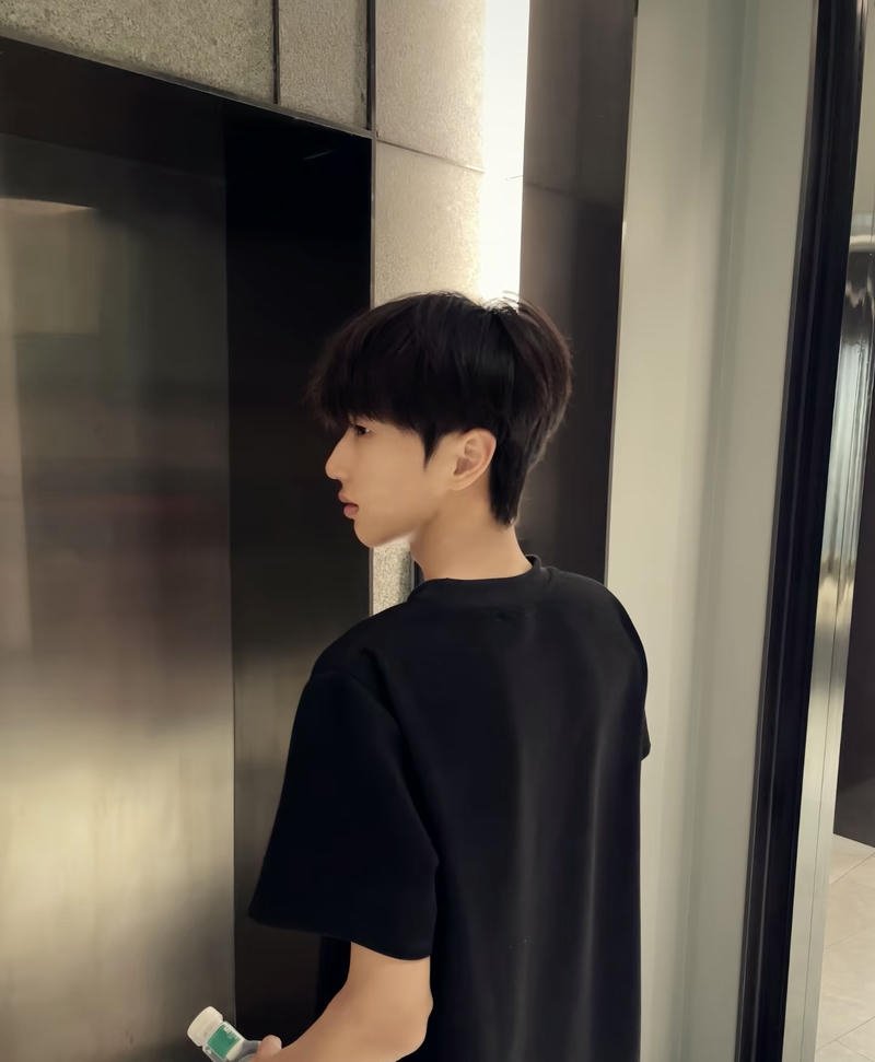 Trai đẹp Trung Quốc góc nghiêng cực đẹp