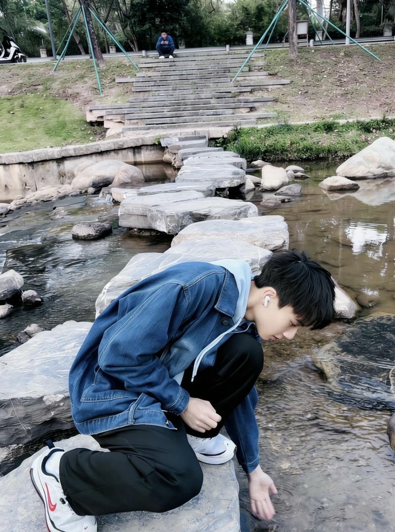 Trai đẹp Trung Quốc nghịch nước cực đẹp