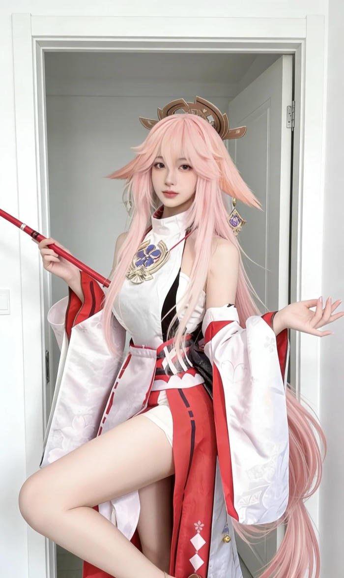Trang phục cosplay anime nữ với chi tiết đặc trưng