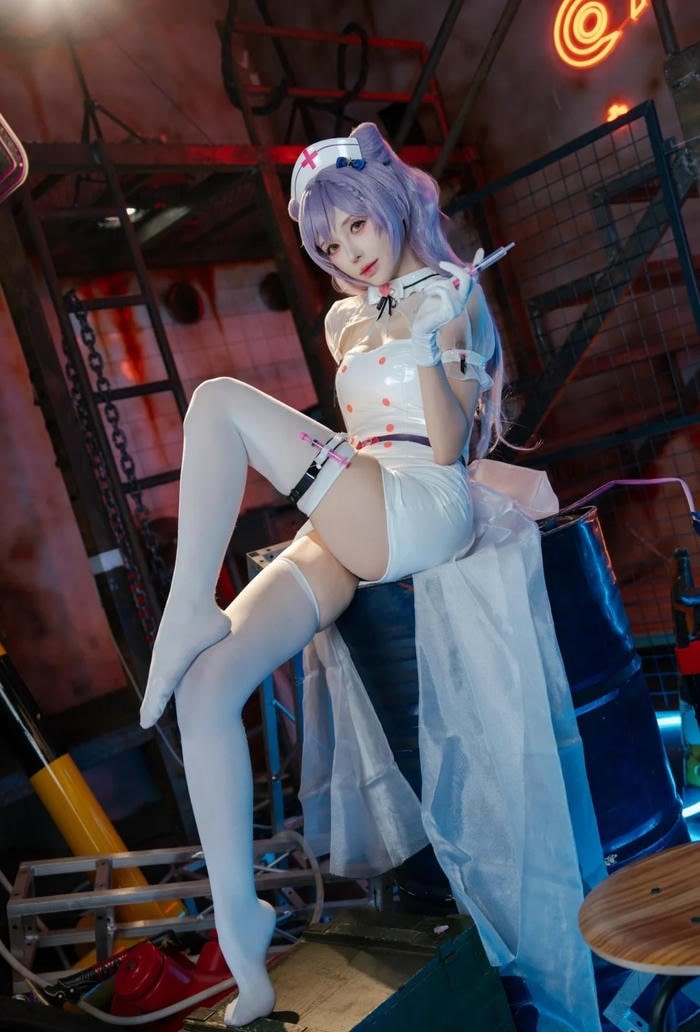 Trang phục nurse trắng trong concept chụp ảnh