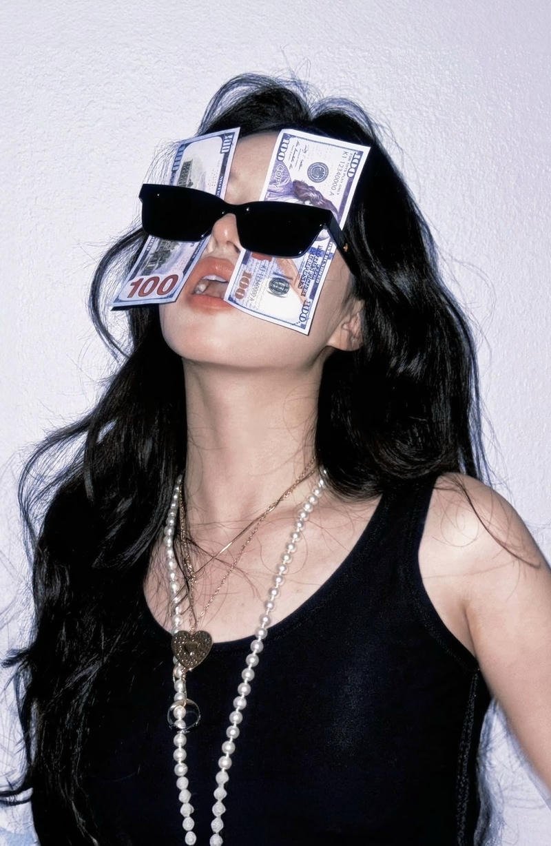 Trạng thái thoải mái về chi tiêu trong meme tiền