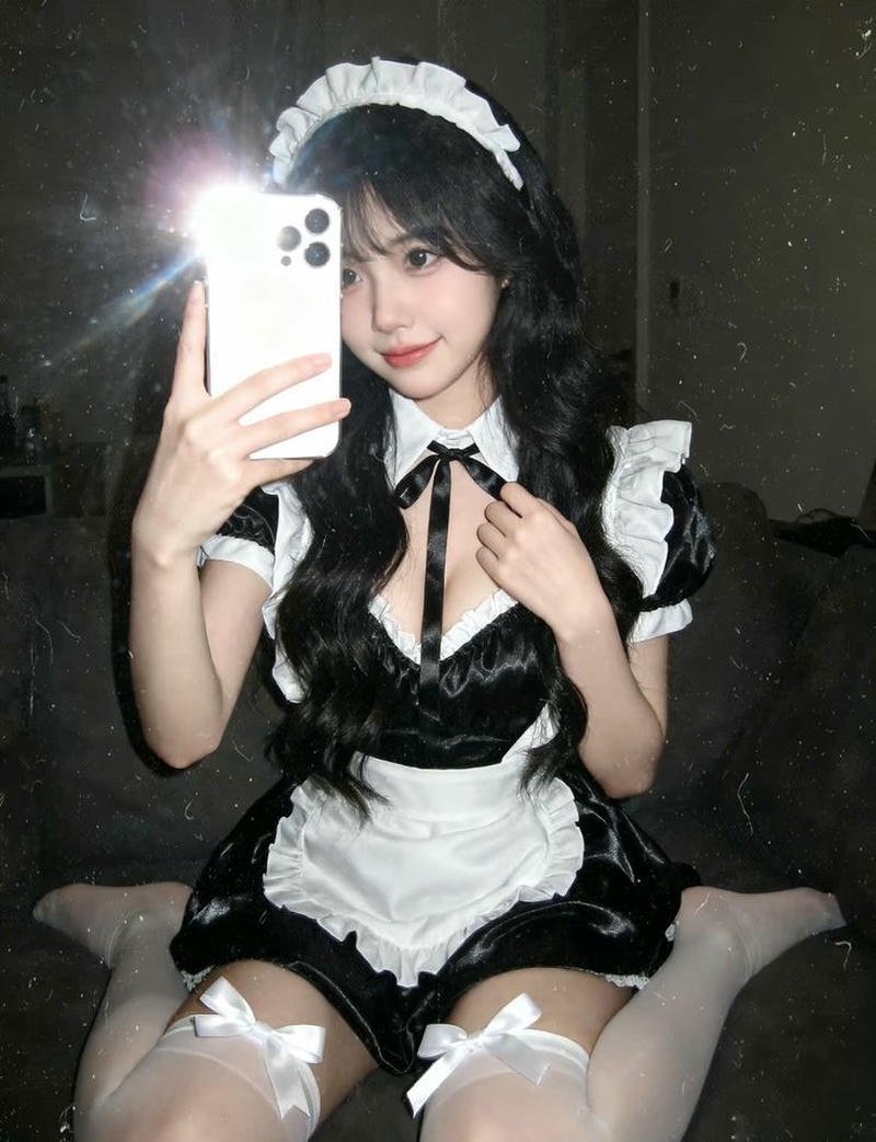 Tự sướng khoảnh khắc gái xinh giản dị quyến rũ