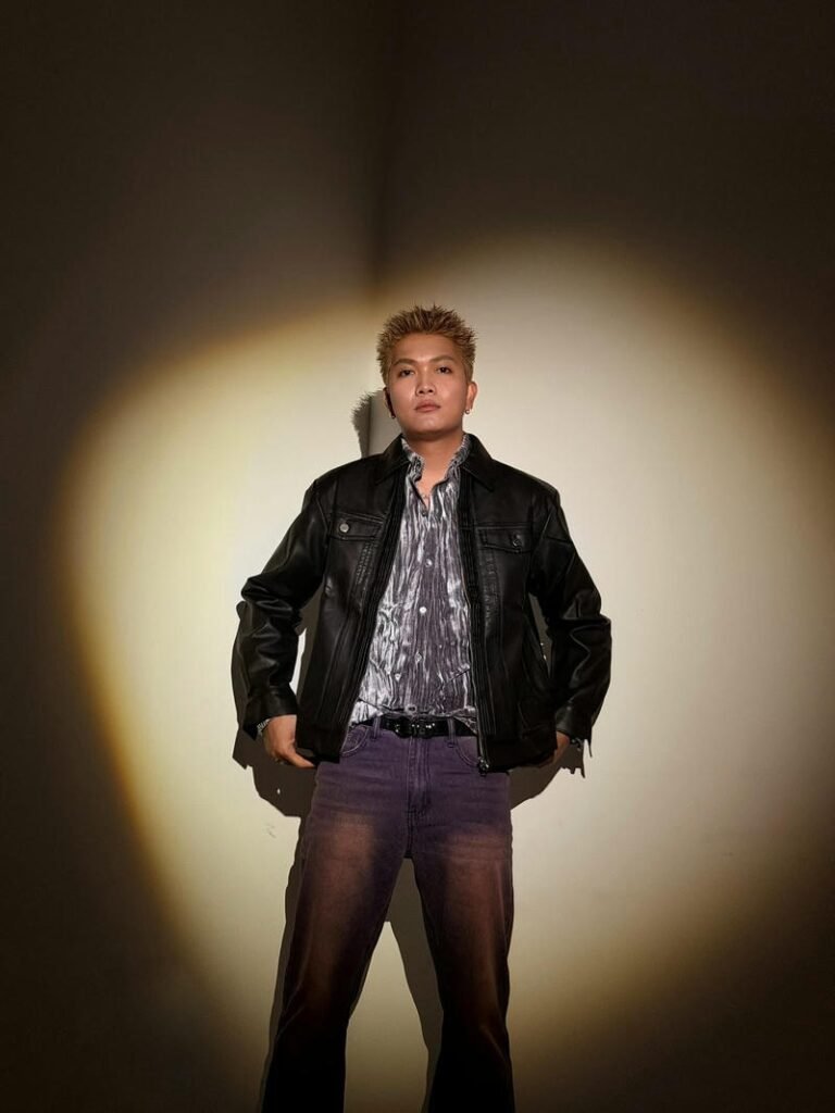 Tư thế ngầu lòi hợp hình nền BigDaddy