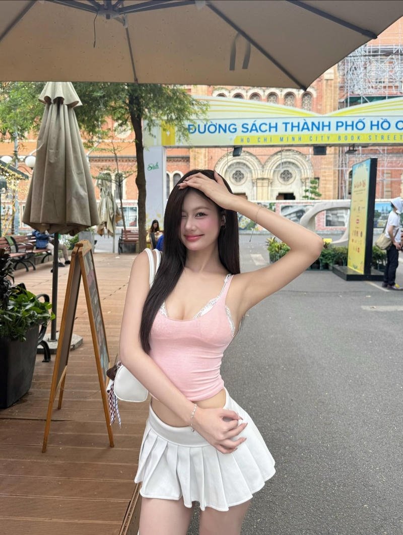 Vẻ đẹp cuốn hút của girl sexy trong khung hình