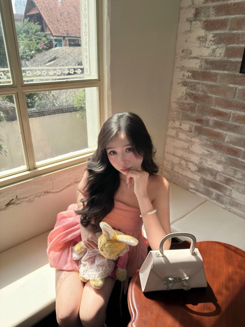 Vẻ đẹp dịu dàng của thiếu nữ Việt Nam