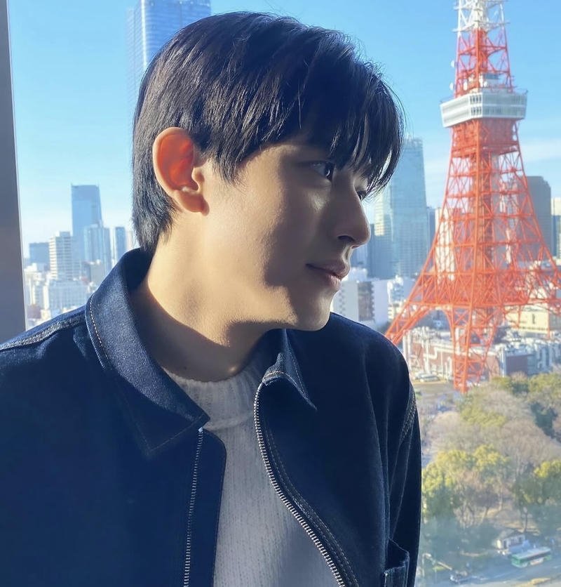 Vô tình chụp lén anh bạn đẹp trai Hàn Quốc