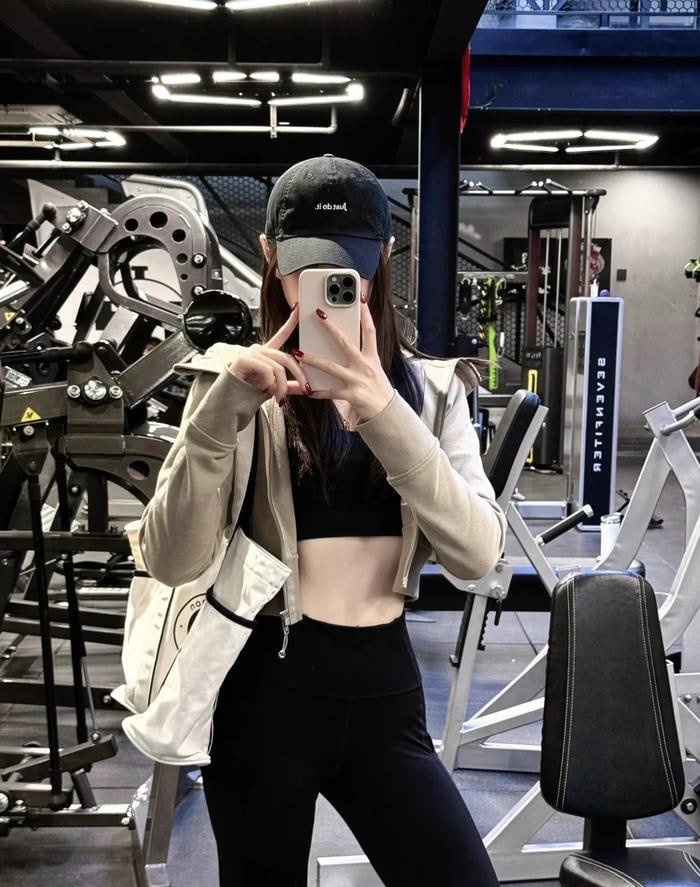 Vóc dáng thể thao săn chắc sau quá trình tập luyện