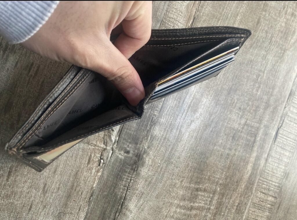 ảnh meme ví rỗng thumbnail