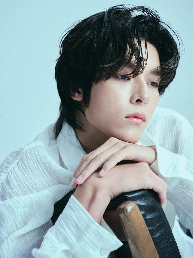 Ảnh chân dung Vĩnh Đam ánh mắt sâu cuốn hút