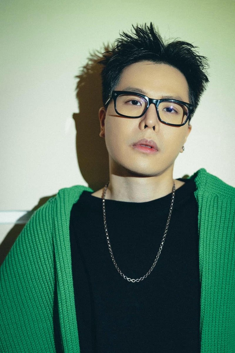 Ảnh chân dung gần khuôn mặt Trịnh Thăng Bình