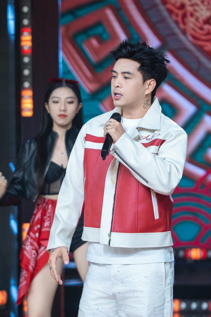 Ảnh chân dung nghệ sĩ Hồ Quang Hiếu phong cách trẻ trung