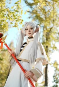Ảnh cosplay Frieren đẹp với phong cách nhẹ nhàng