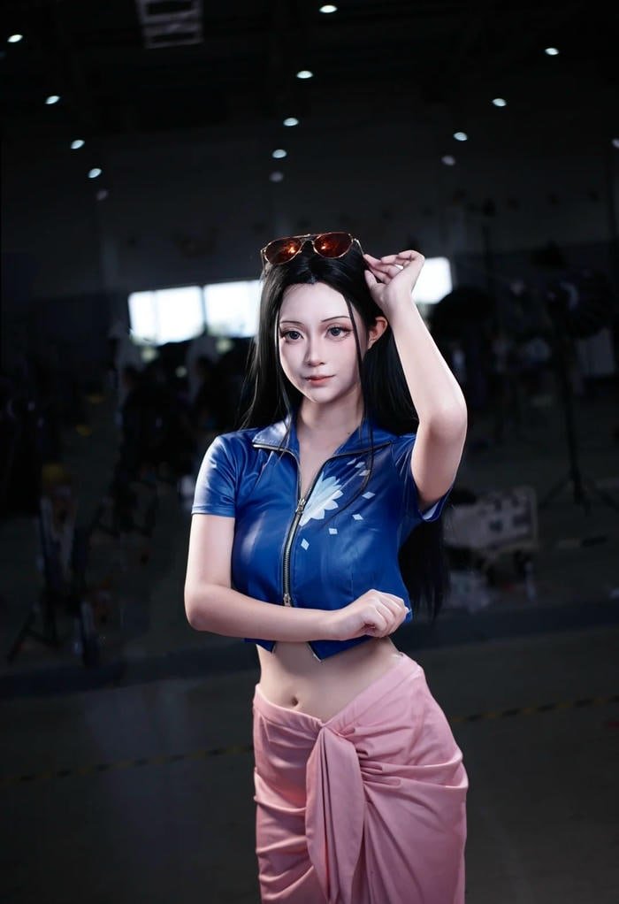 Ảnh cosplay one piece với Robin phong huyền bí dáng đẹp