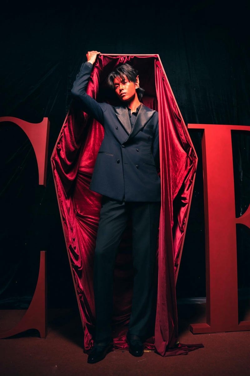 Ảnh nghệ sĩ Vĩnh Đam ngầu phong cách riêng biệt