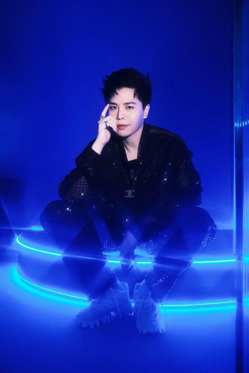 Ảnh nghệ thuật ánh sáng tối giản Trịnh Thăng Bình